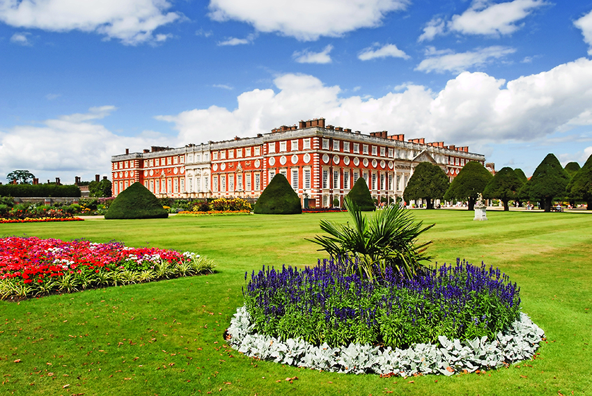 Hampton Court Palace (© Kirill Ts - Shutterstock.com)