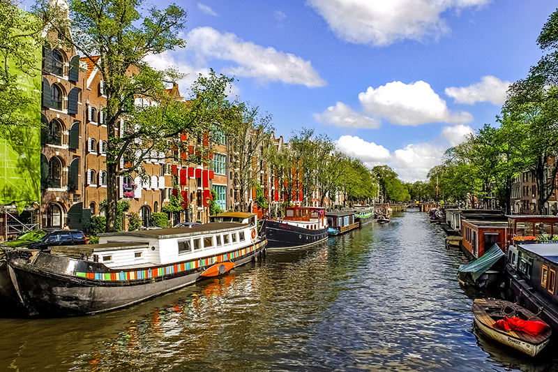 Amsterdam (© djedj - Piaxabay)