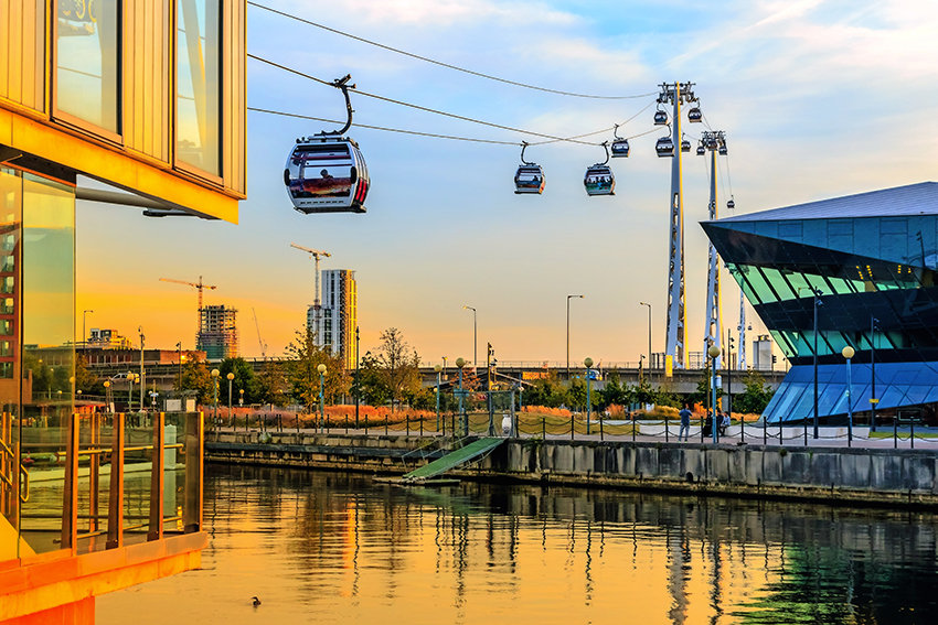 Die Thames Cable Car am Royal Victoria Dock  - Wer kein Problem mit Höhe hat, kann hier einen einmaligen Ausblick genießen! (© I Wei Huang - Shutterstock.com)