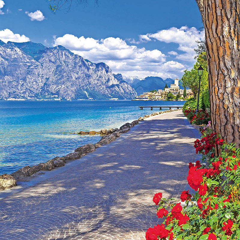 Italian holidays. scenic Lago di Garda- Malcesine